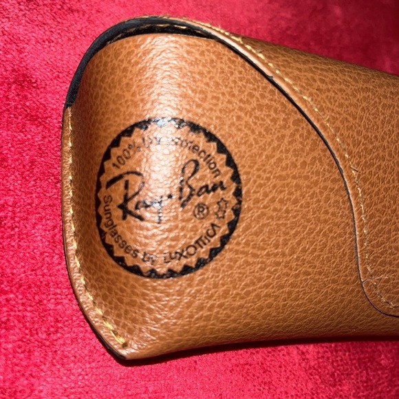 Ray Ban Sun or eyeglasses case, condition issue as pictured - Picture 2 of 7